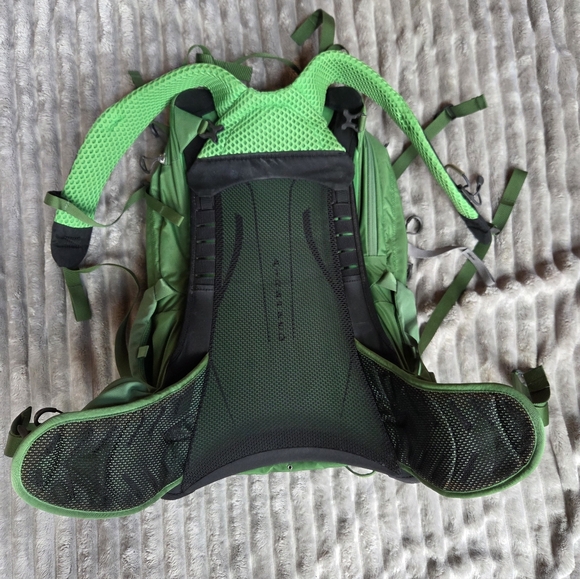 OSPREY Manta 24 Forest Green Men's Backpack - Picture 2 of 12